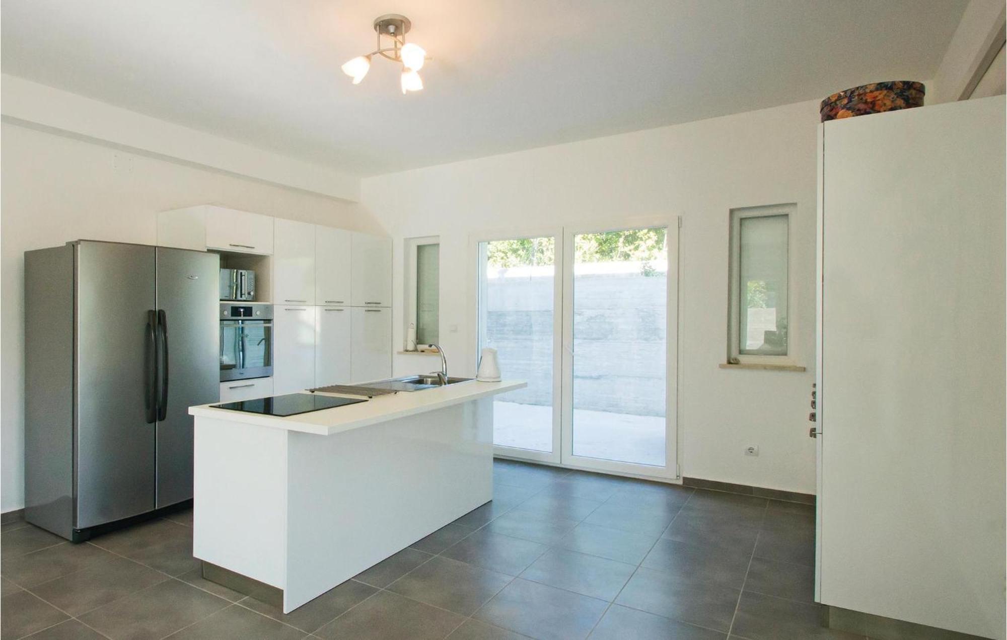 Stunning Apartment In Grscica With Kitchen Prizba Eksteriør billede